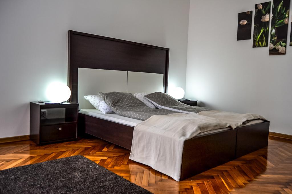 Modena Apartments Novi Sad Oda fotoğraf