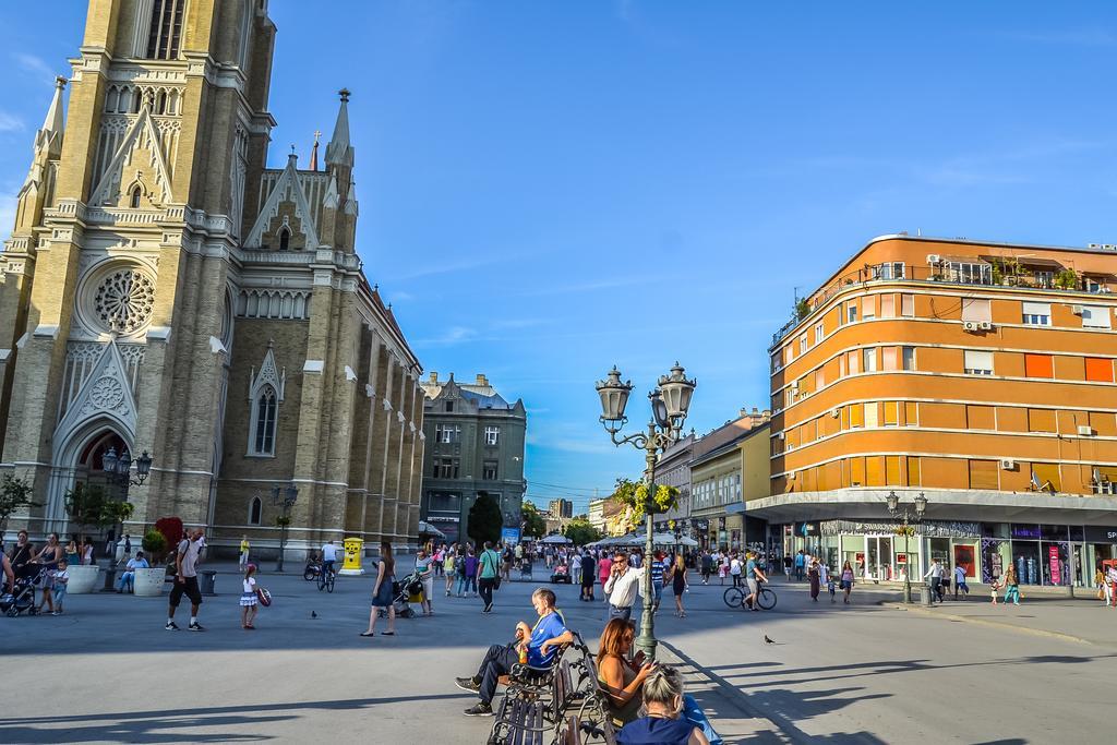 Modena Apartments Novi Sad Oda fotoğraf