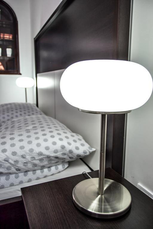 Modena Apartments Novi Sad Oda fotoğraf