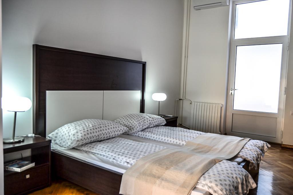 Modena Apartments Novi Sad Oda fotoğraf